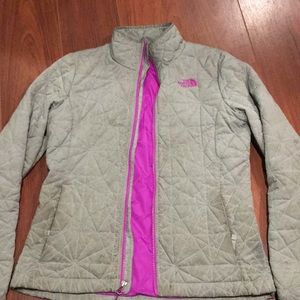 Women’s North Face down jacket (small)